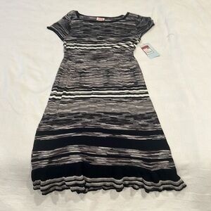 NWT Massimo/ Target adorable  blk/ white/ grey sweater dress